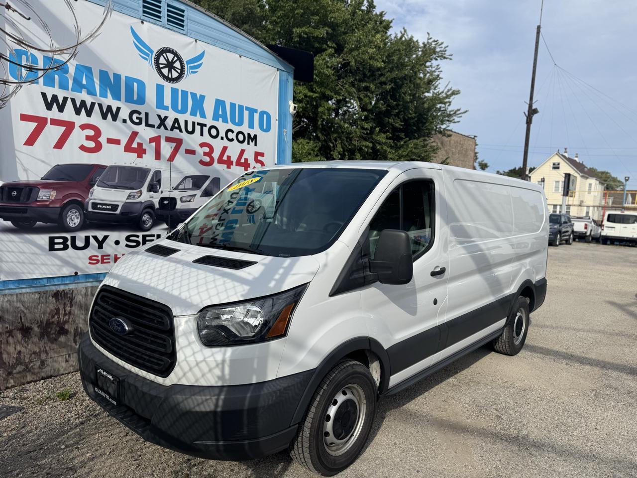 Ford Transit photo 2