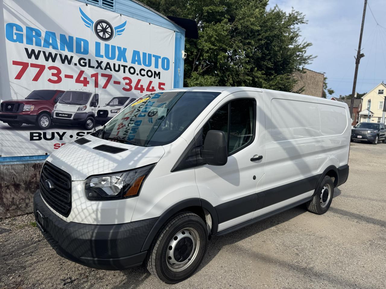 Ford Transit photo 3