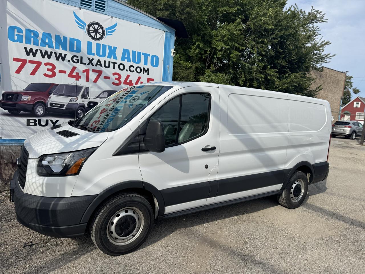 Ford Transit photo 4