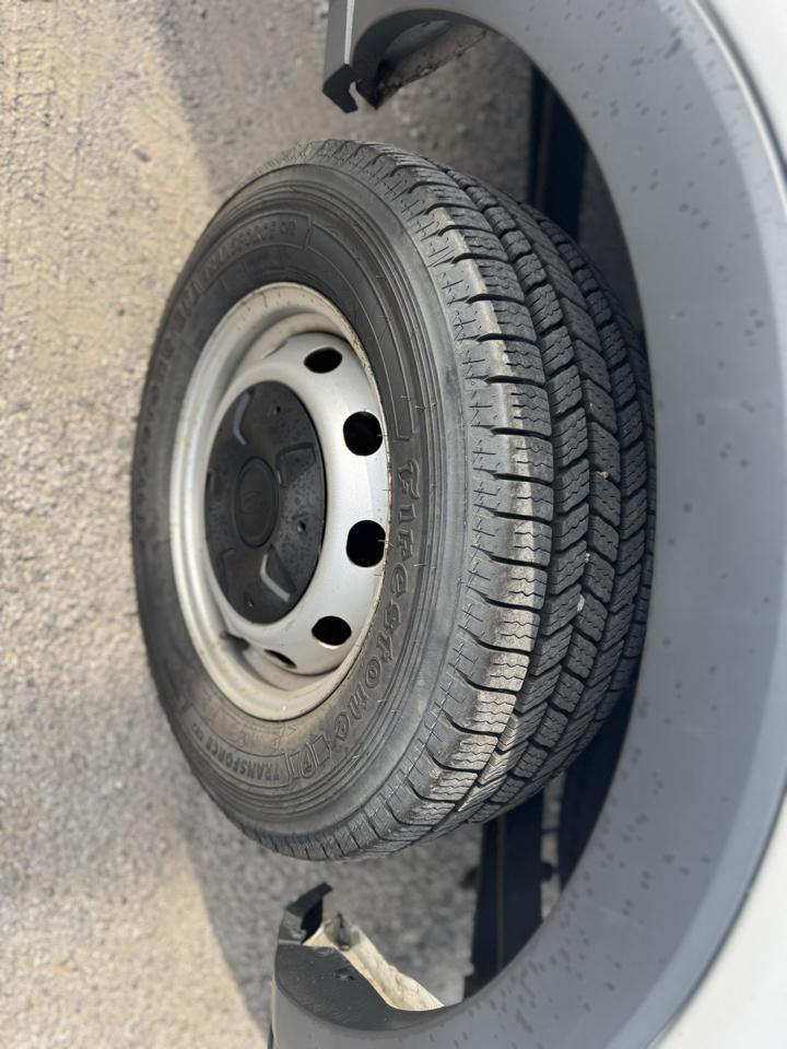Ford Transit photo 14