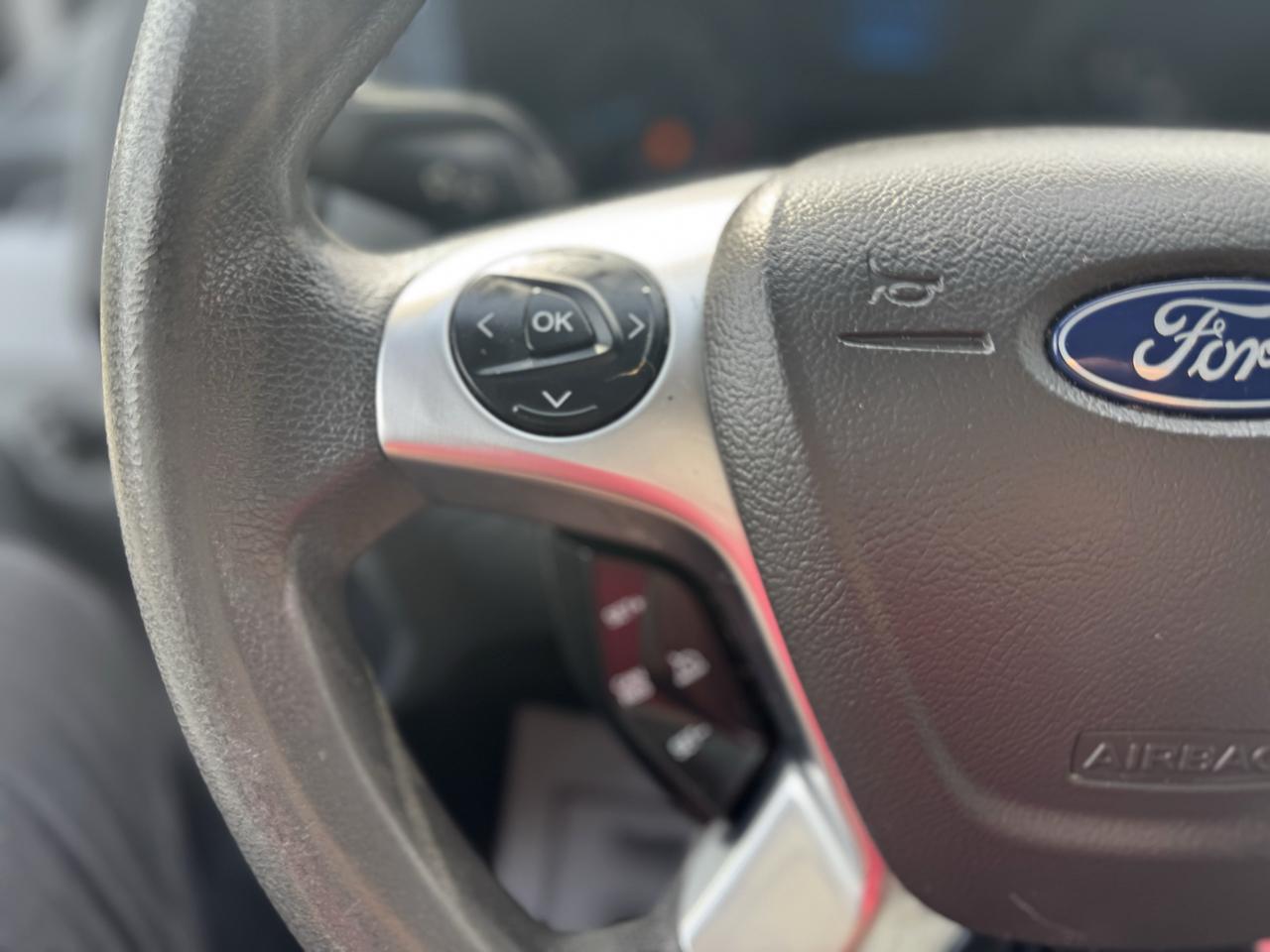 Ford Transit photo 19