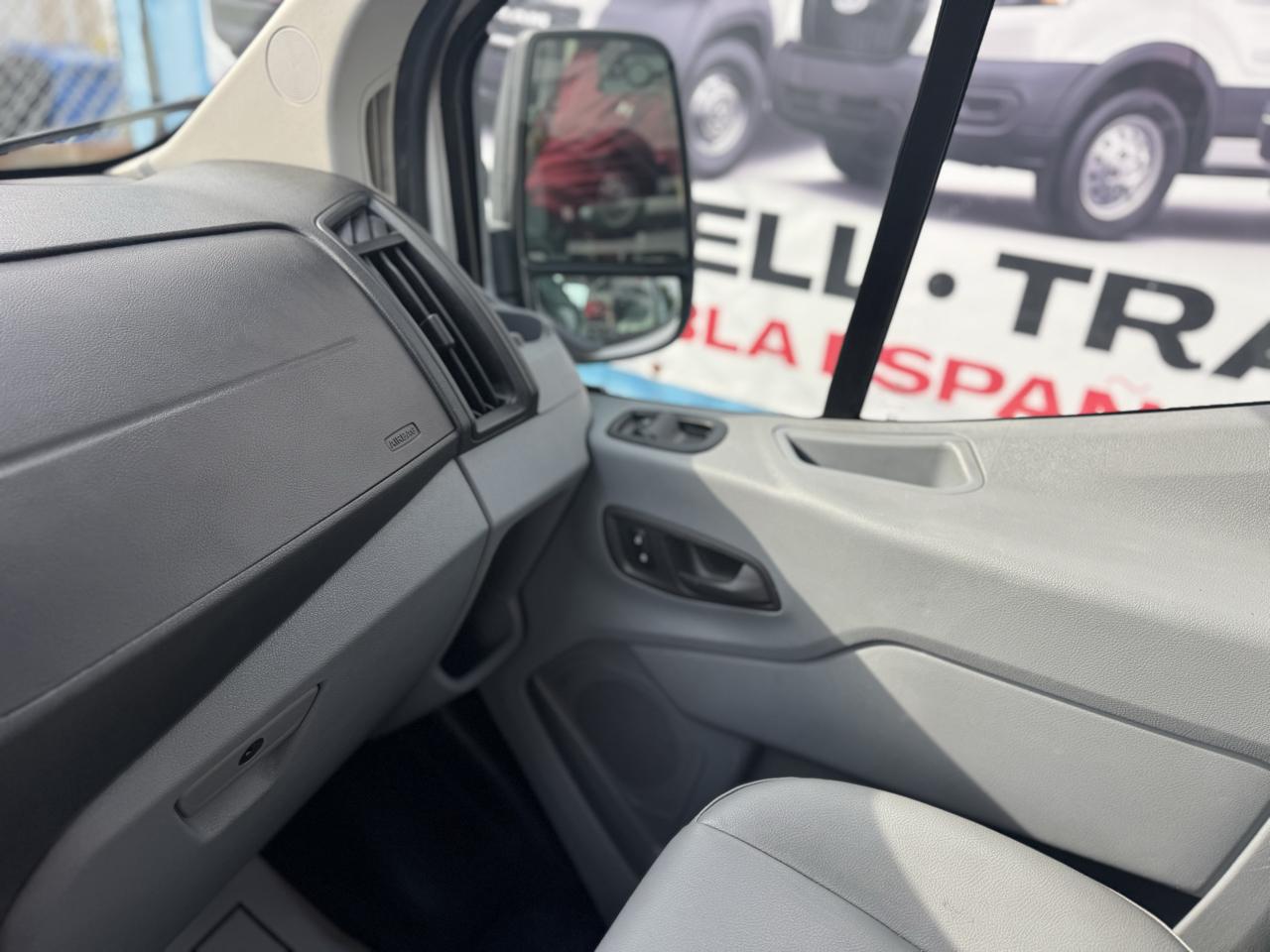 Ford Transit photo 25