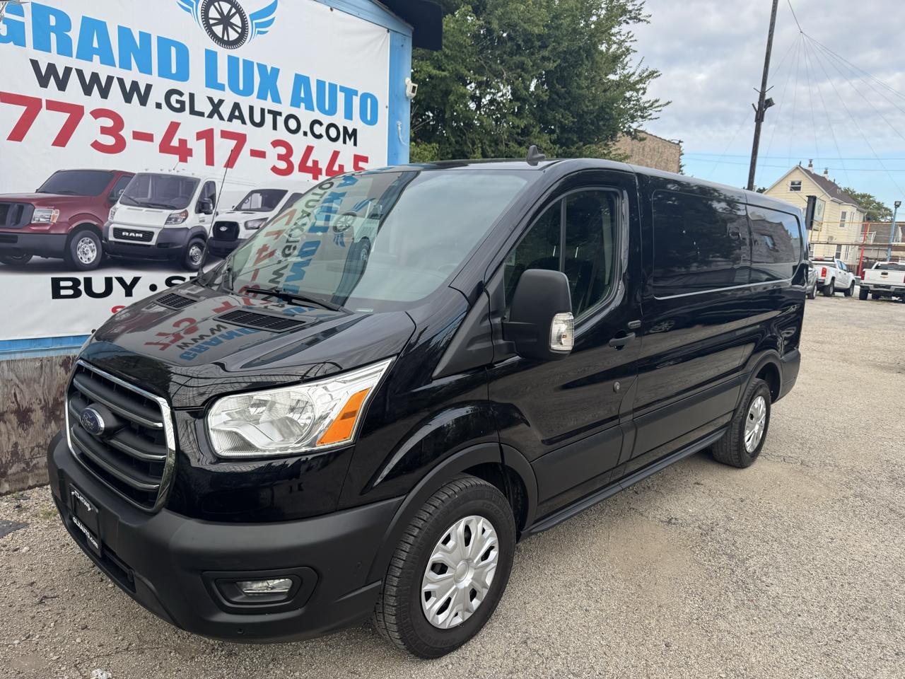 Ford Transit photo 2