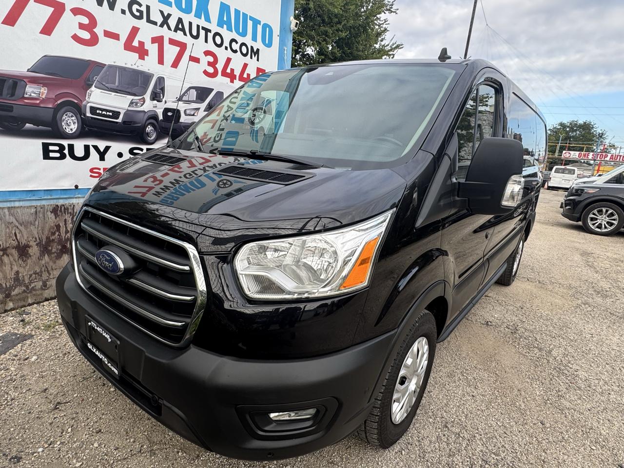 Ford Transit photo 3