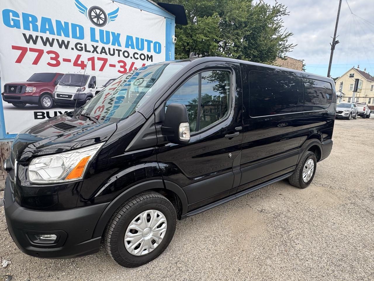 Ford Transit photo 4