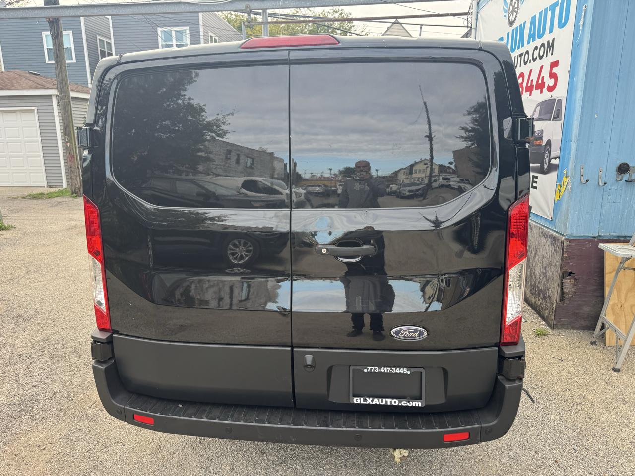 Ford Transit photo 8