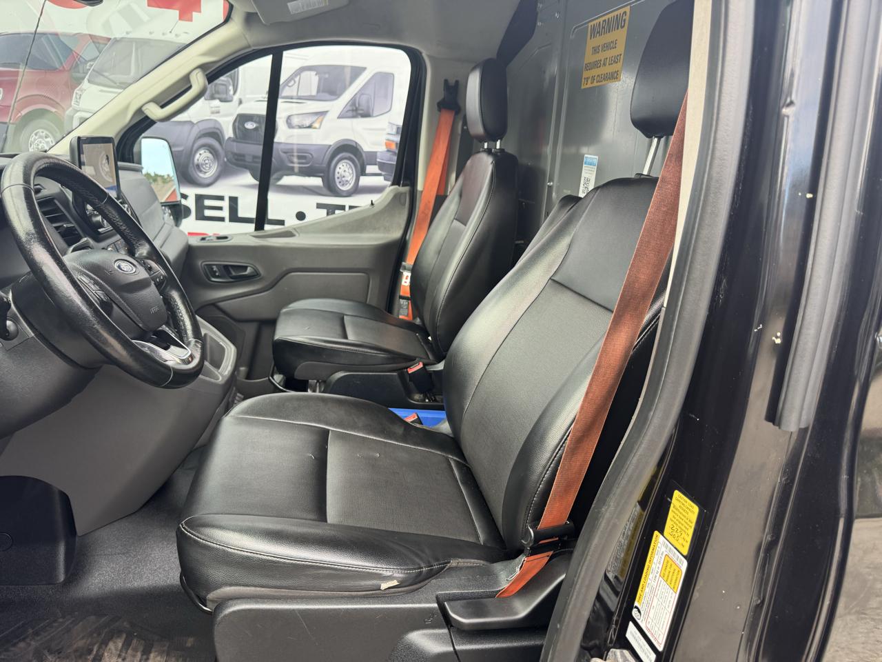 Ford Transit photo 15