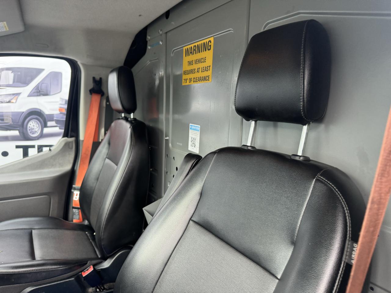 Ford Transit photo 17