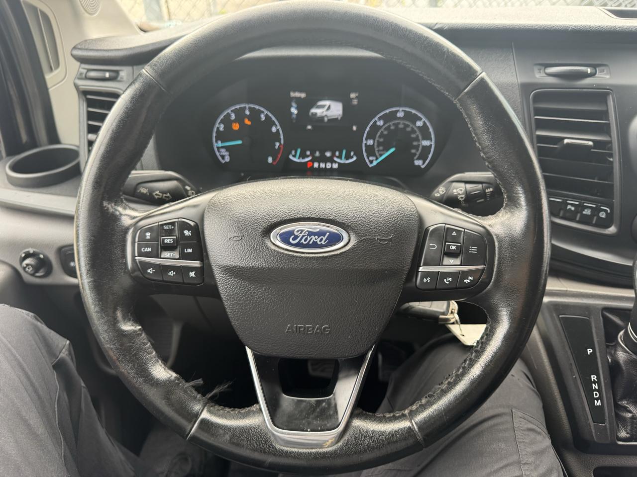 Ford Transit photo 19