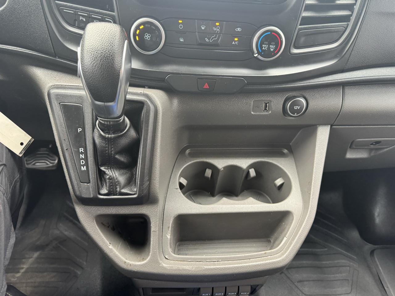 Ford Transit photo 24