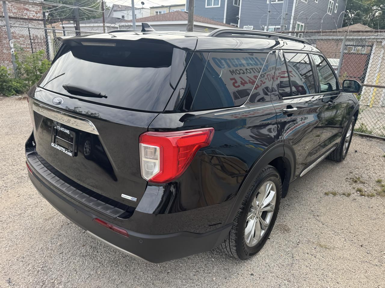 Ford Explorer photo 11