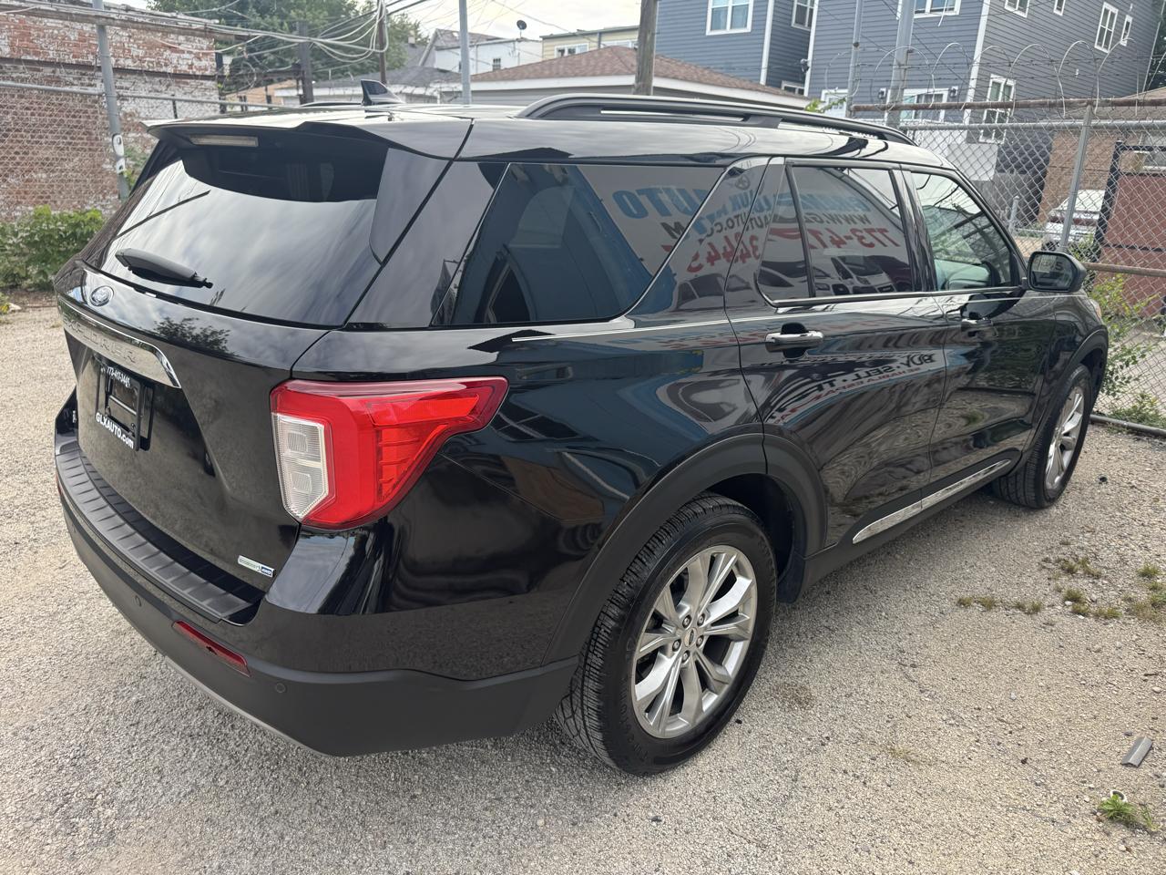 Ford Explorer photo 12