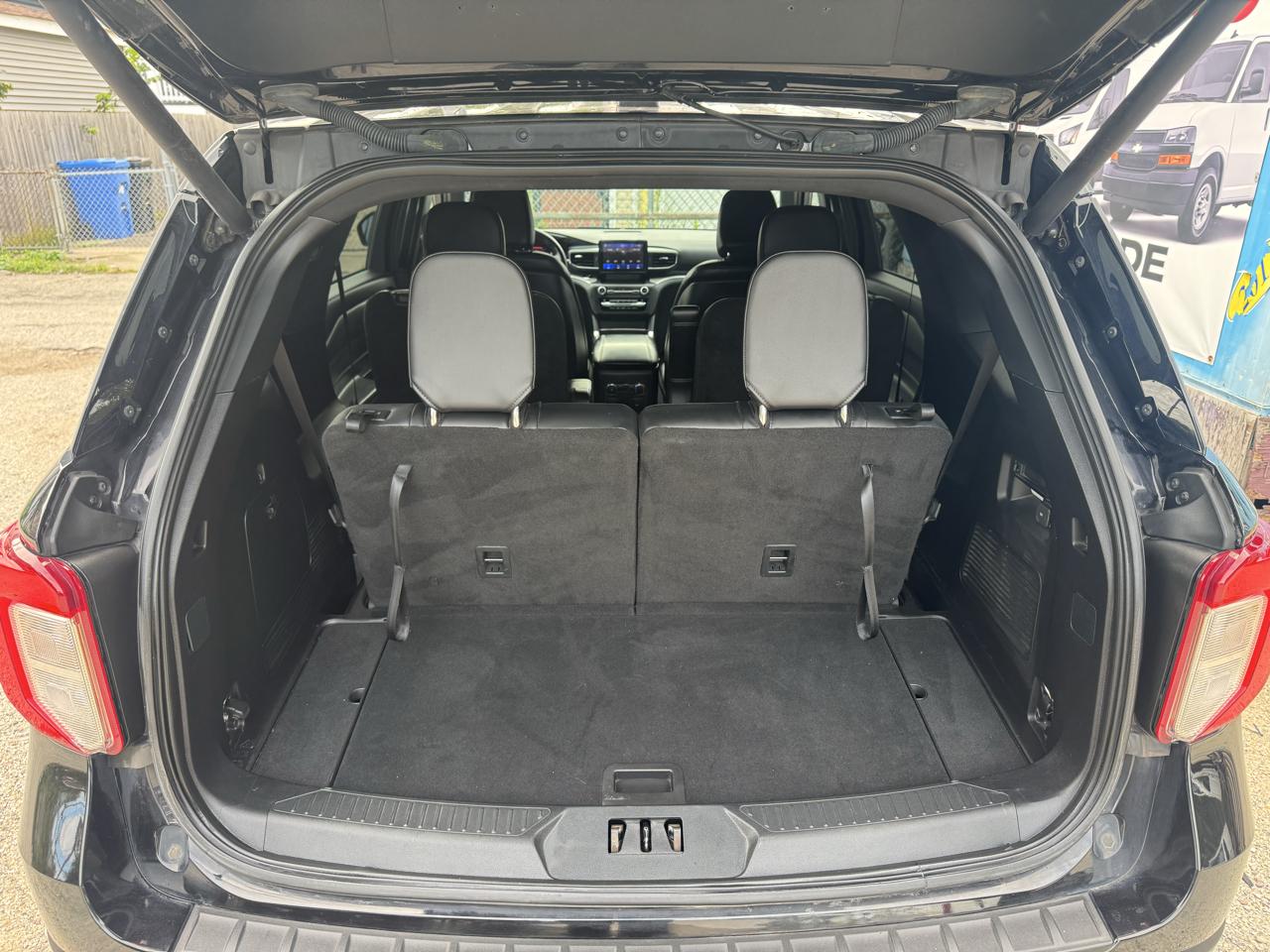 Ford Explorer photo 15