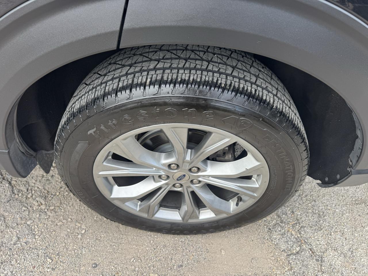 Ford Explorer photo 17