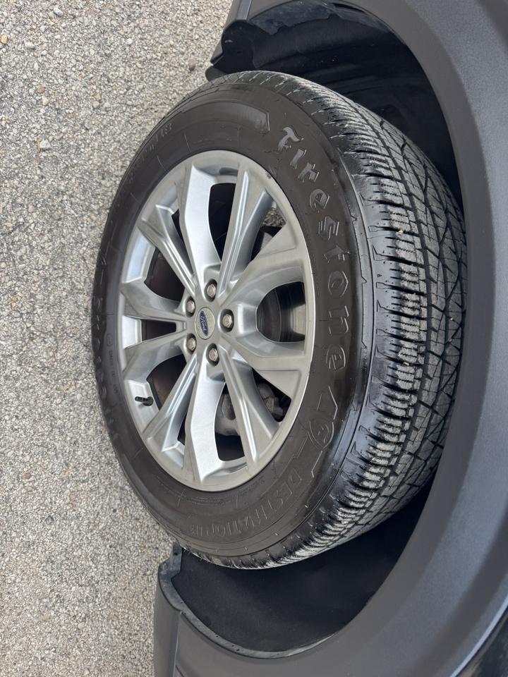 Ford Explorer photo 18