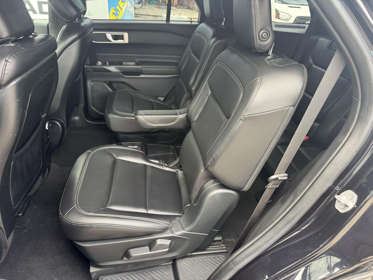 Ford Explorer photo 20