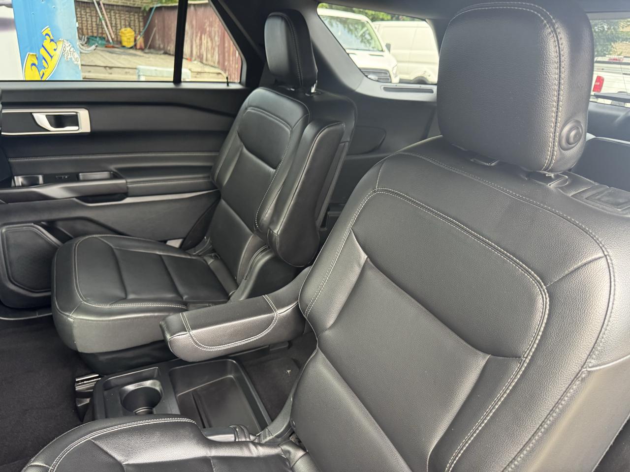 Ford Explorer photo 22
