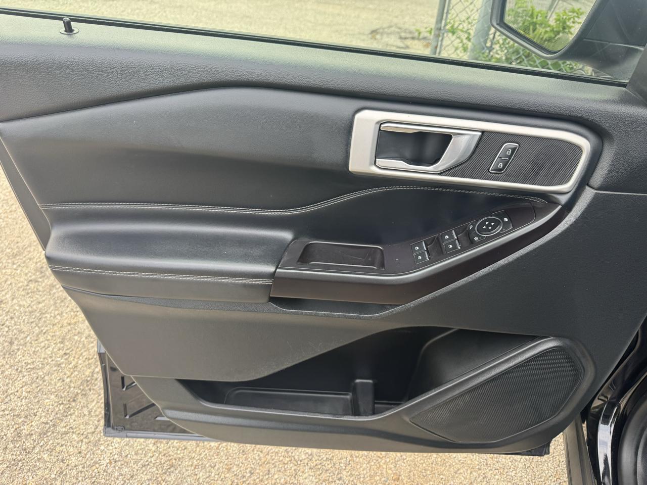 Ford Explorer photo 24