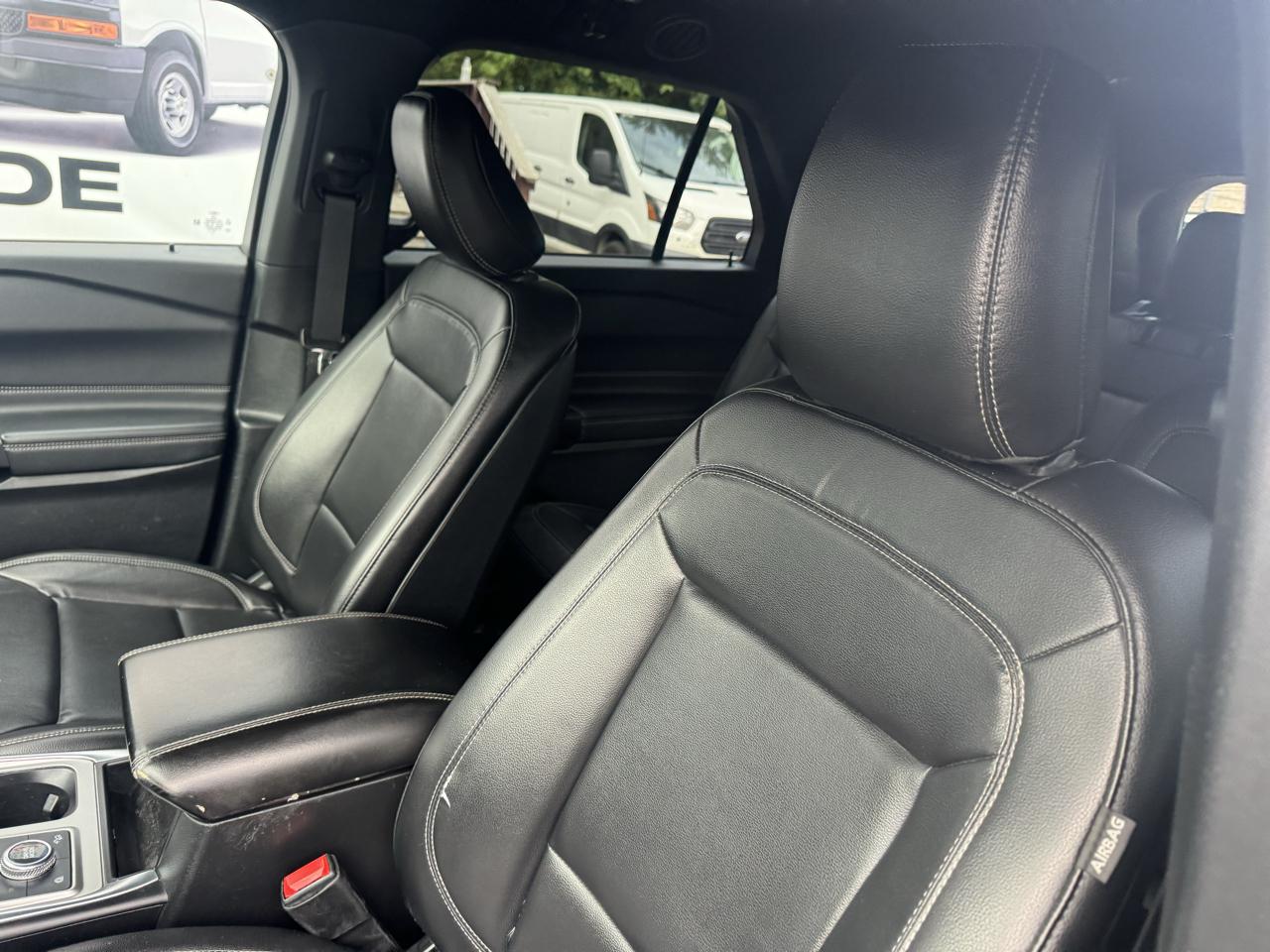 Ford Explorer photo 27