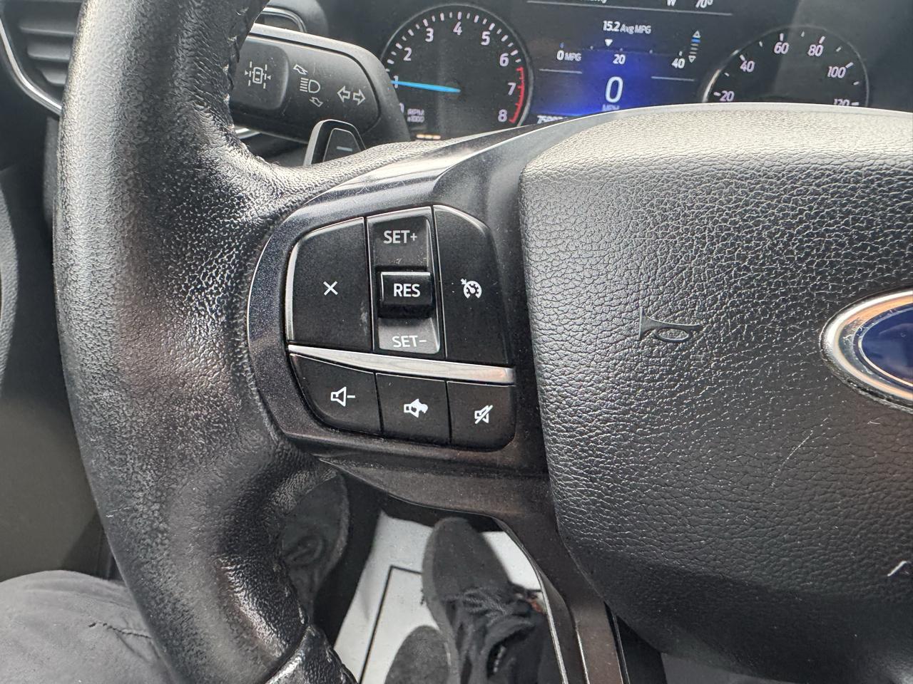 Ford Explorer photo 30