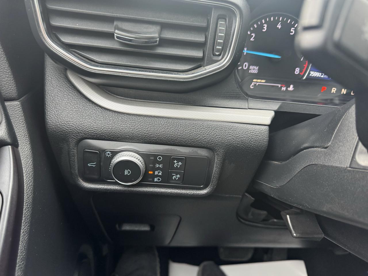 Ford Explorer photo 31