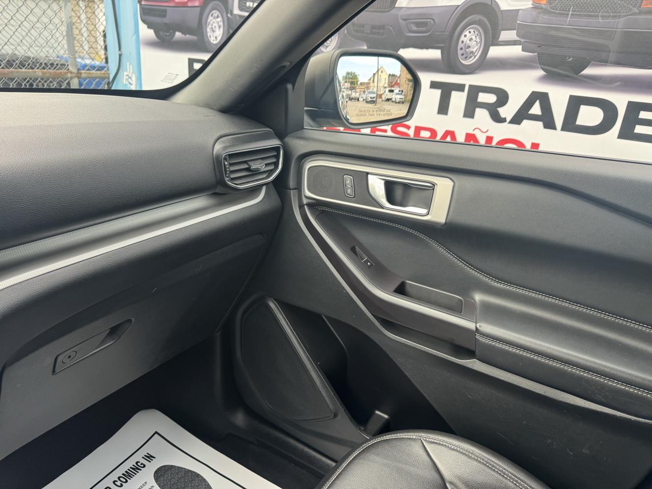 Ford Explorer photo 34