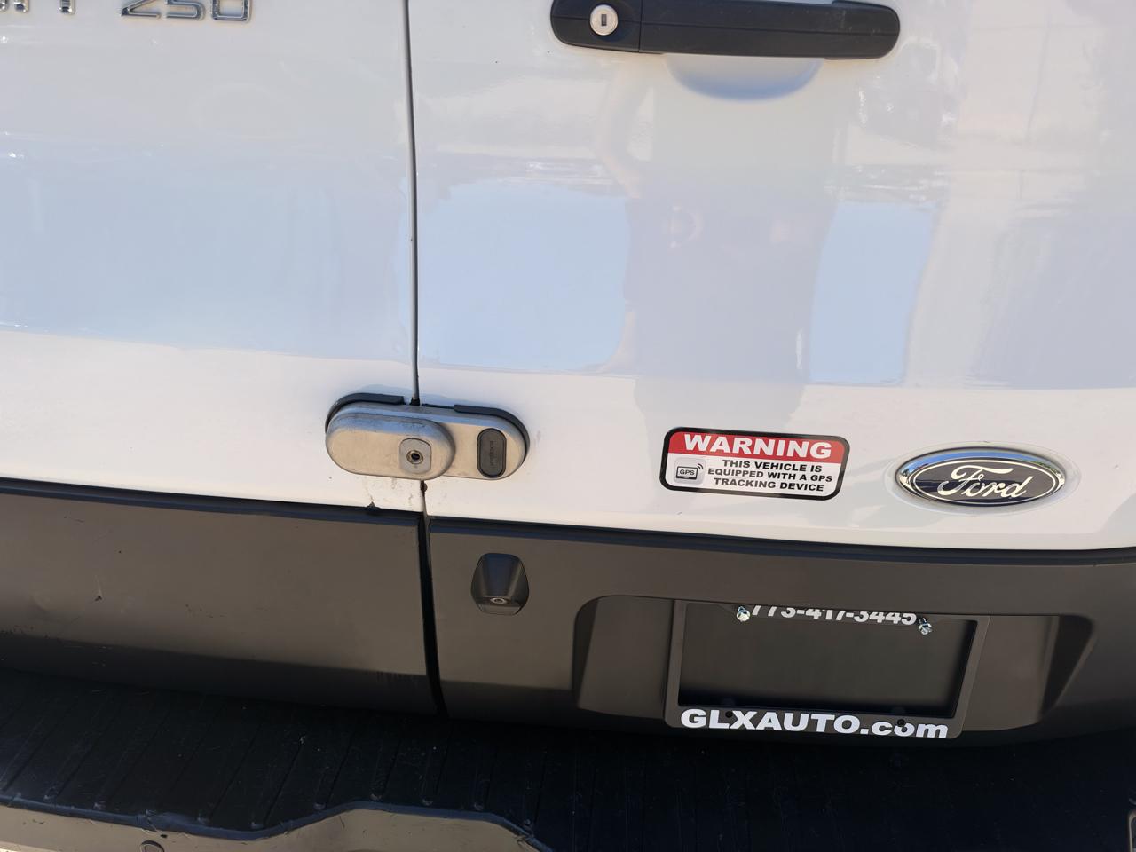 Ford Transit photo 9