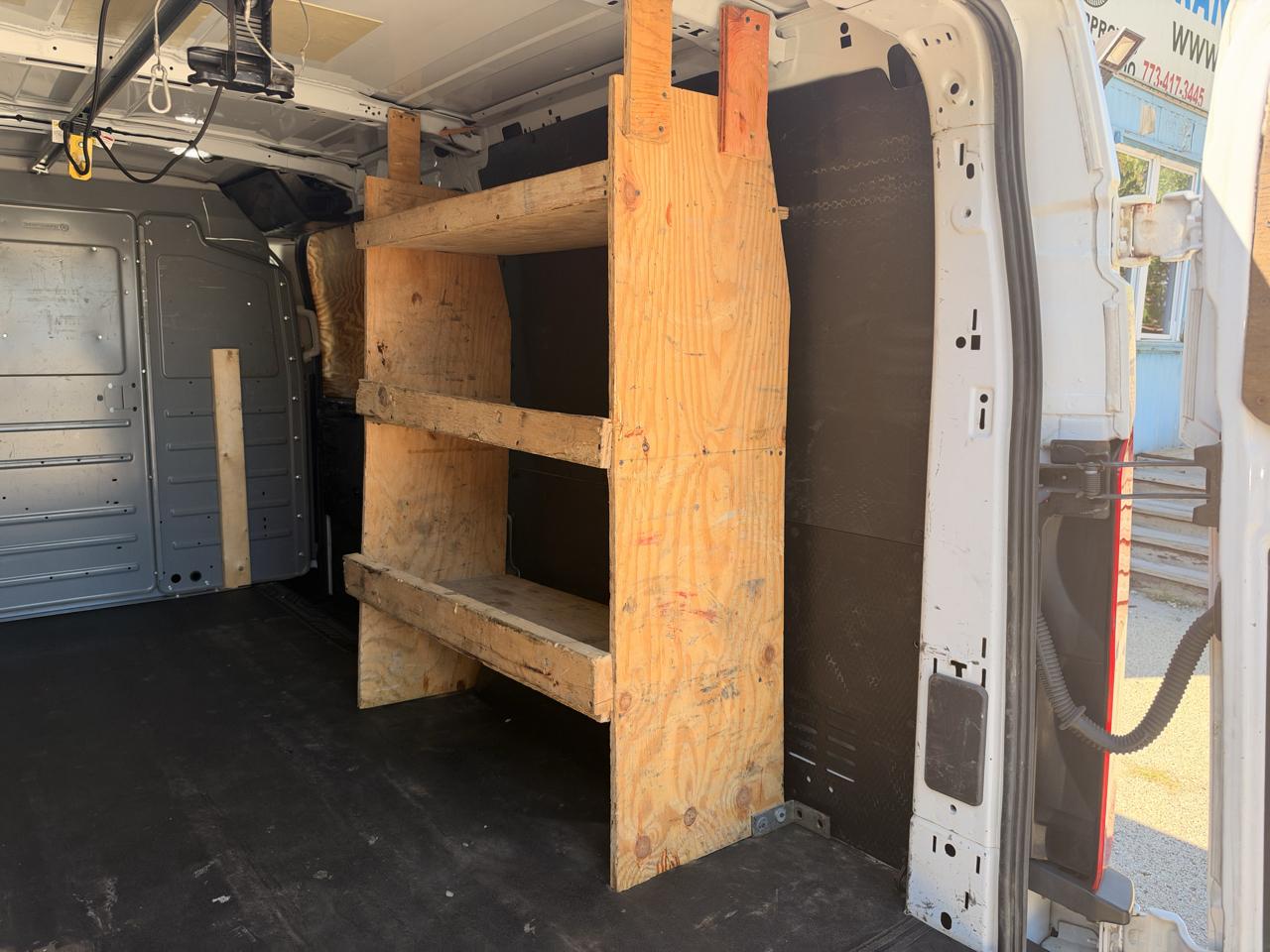 Ford Transit photo 13