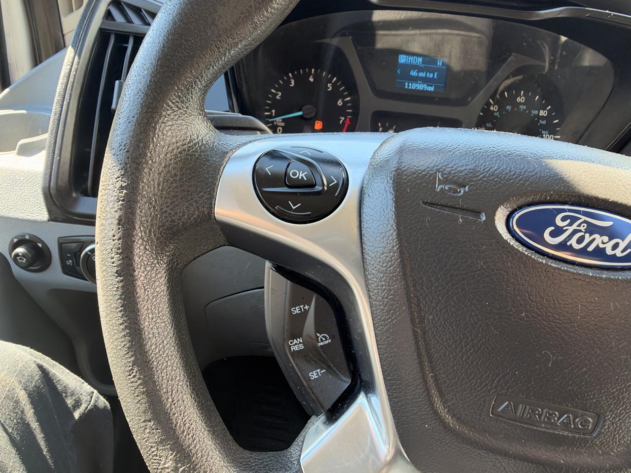 Ford Transit photo 21