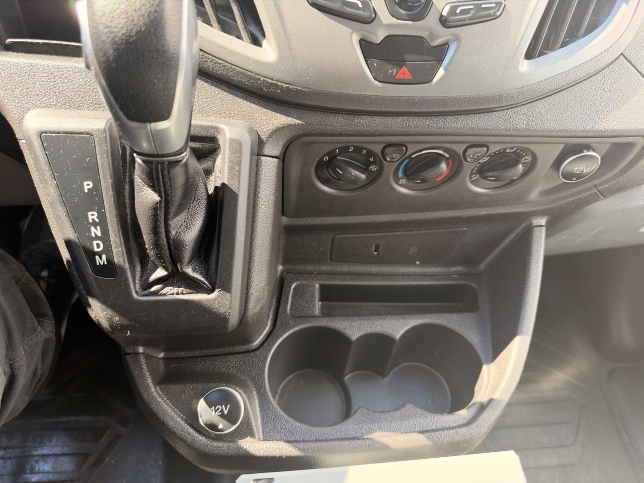 Ford Transit photo 24