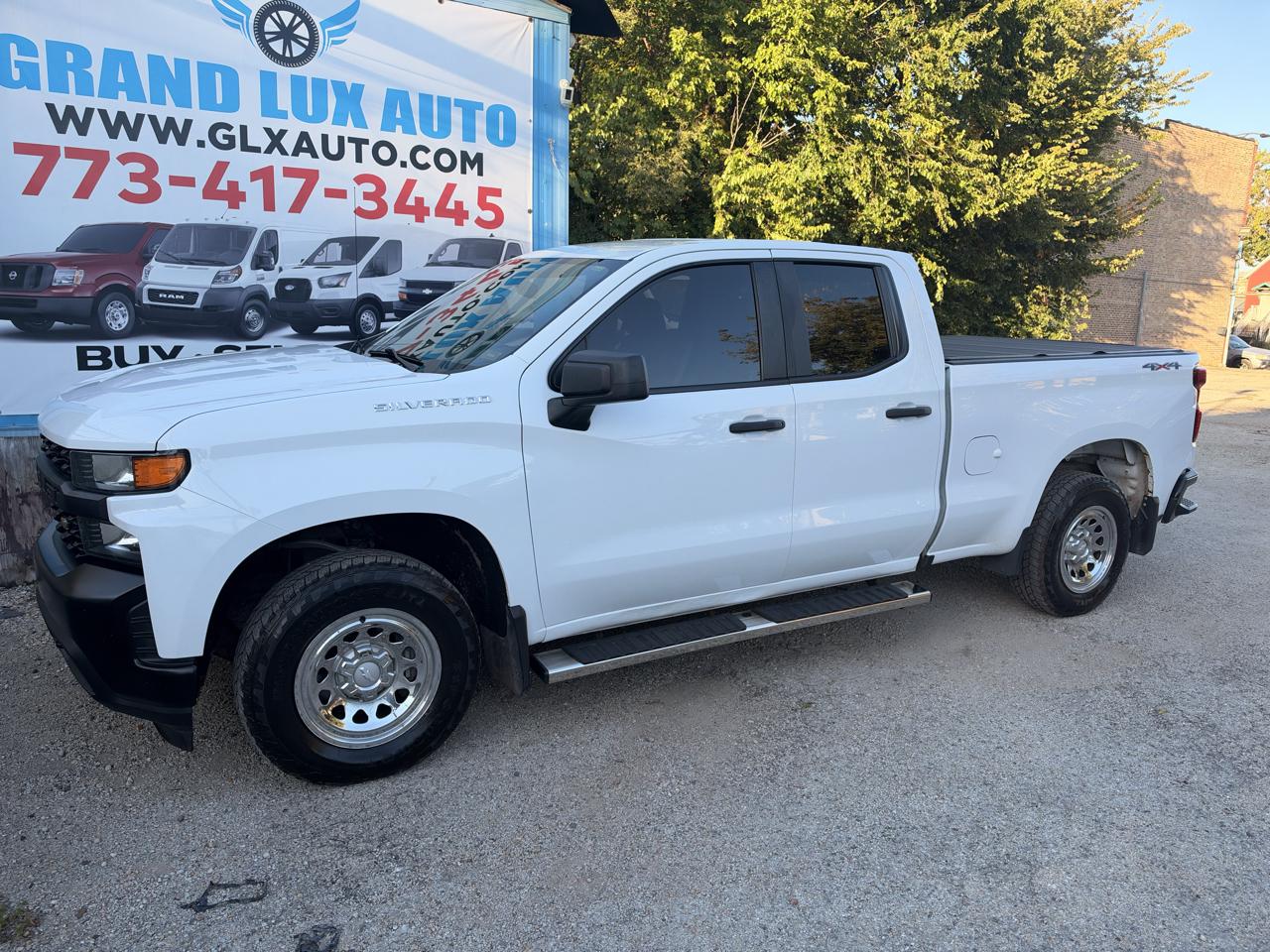Chevrolet Silverado photo 4