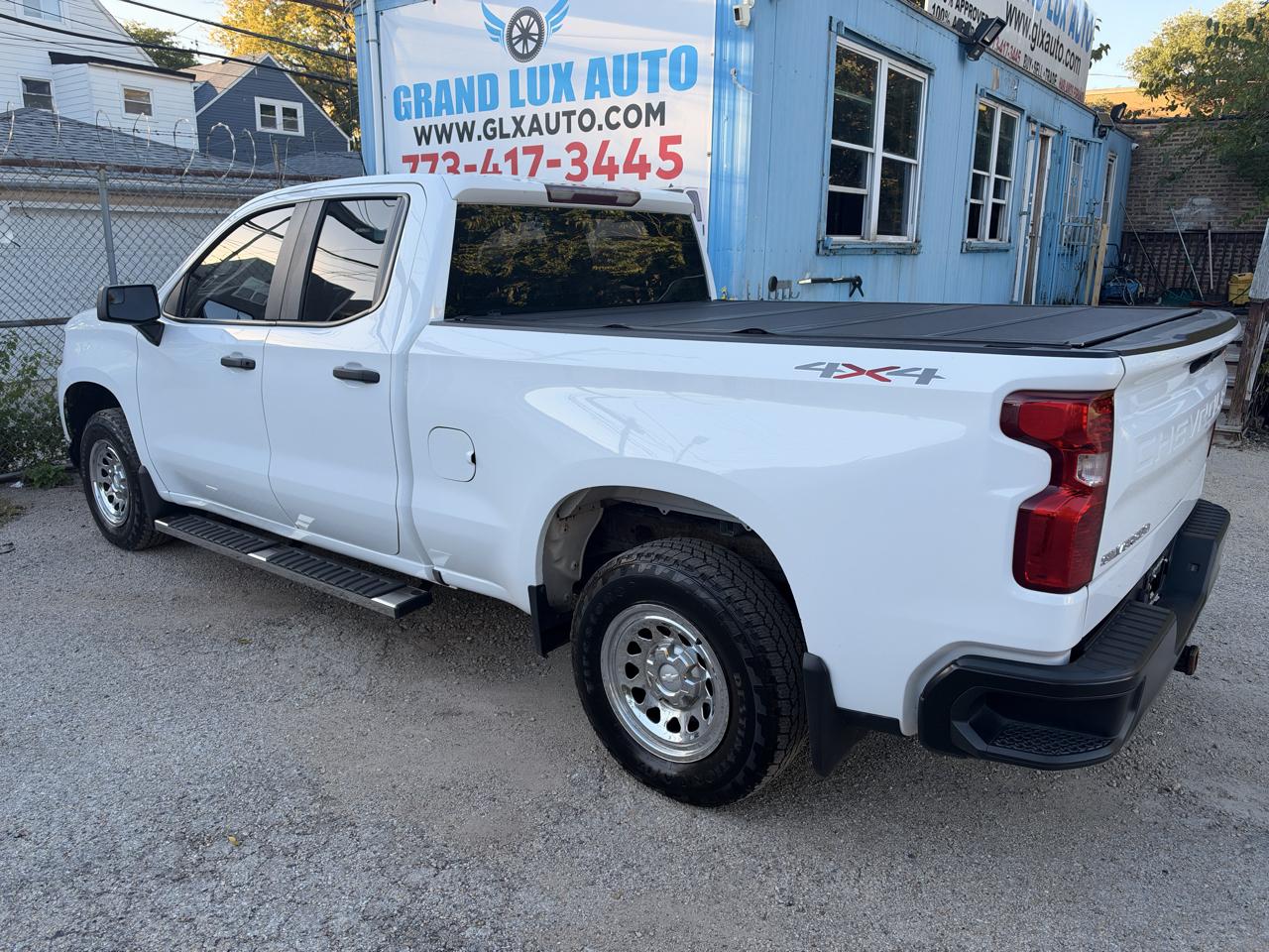 Chevrolet Silverado photo 6
