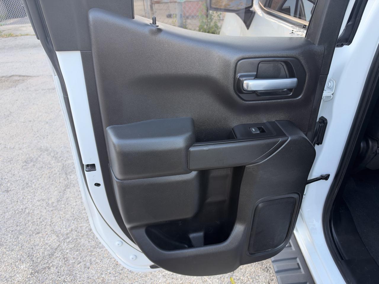Chevrolet Silverado photo 16