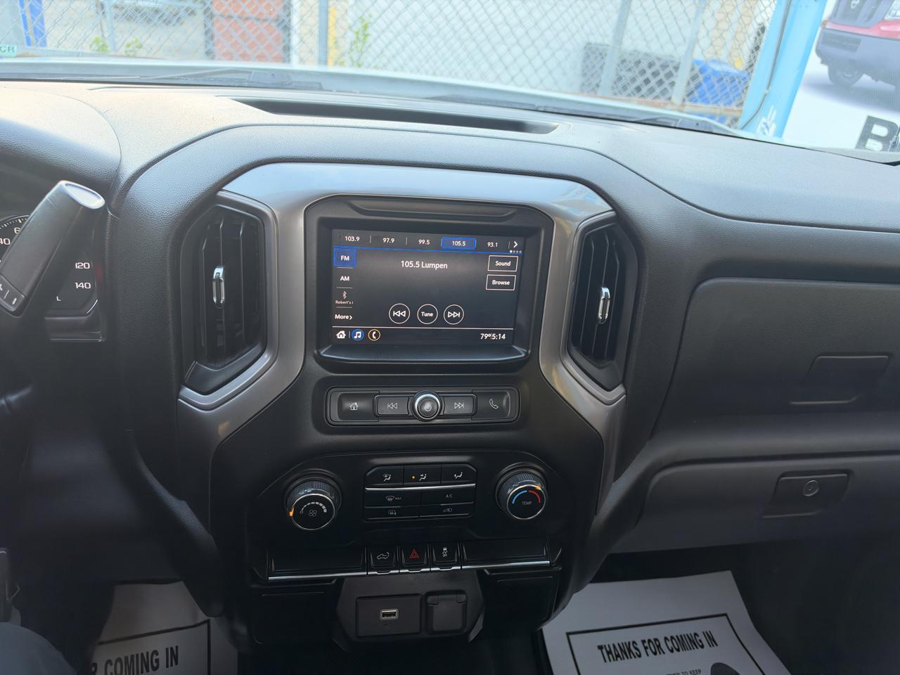 Chevrolet Silverado photo 25