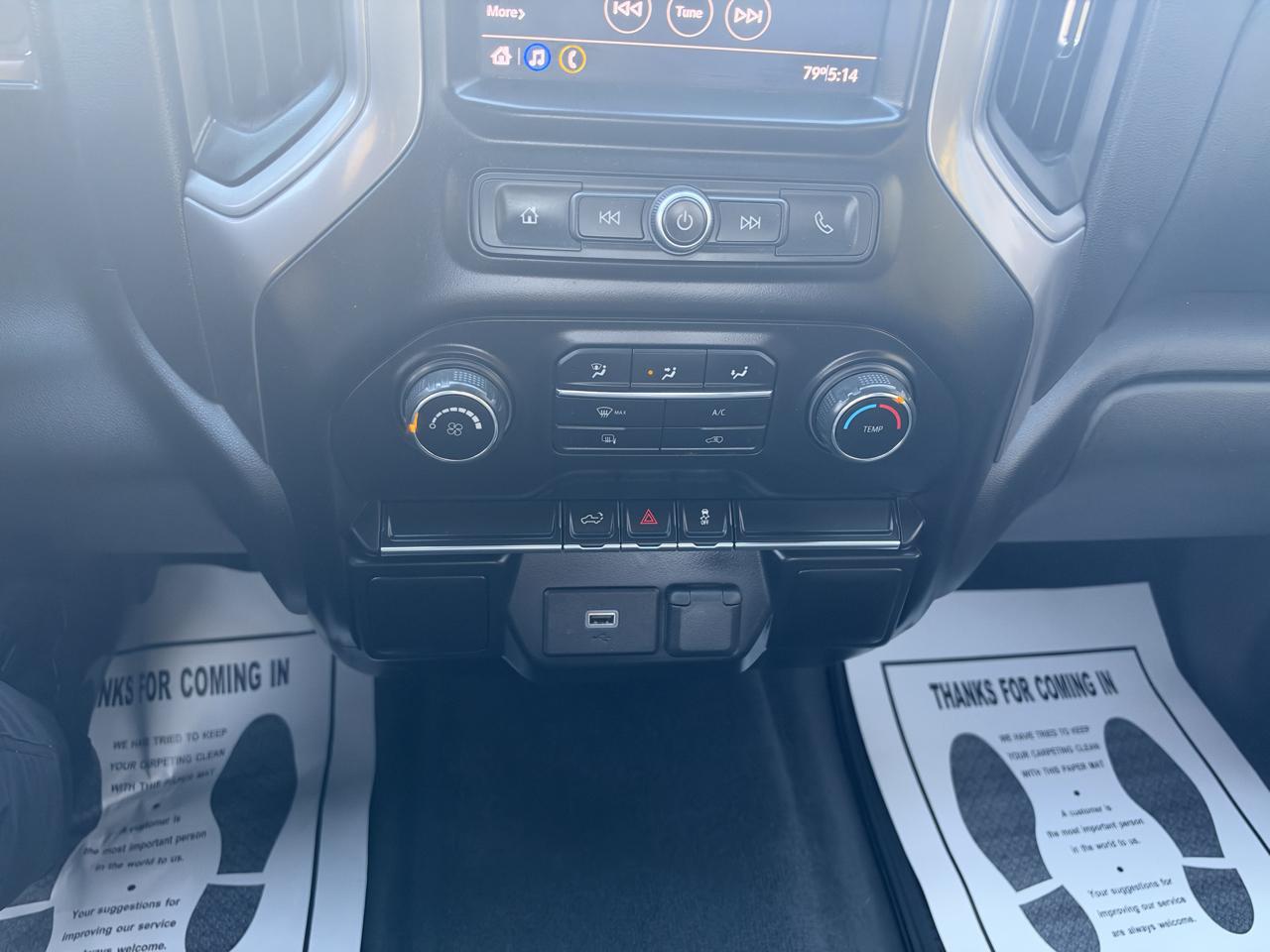 Chevrolet Silverado photo 26