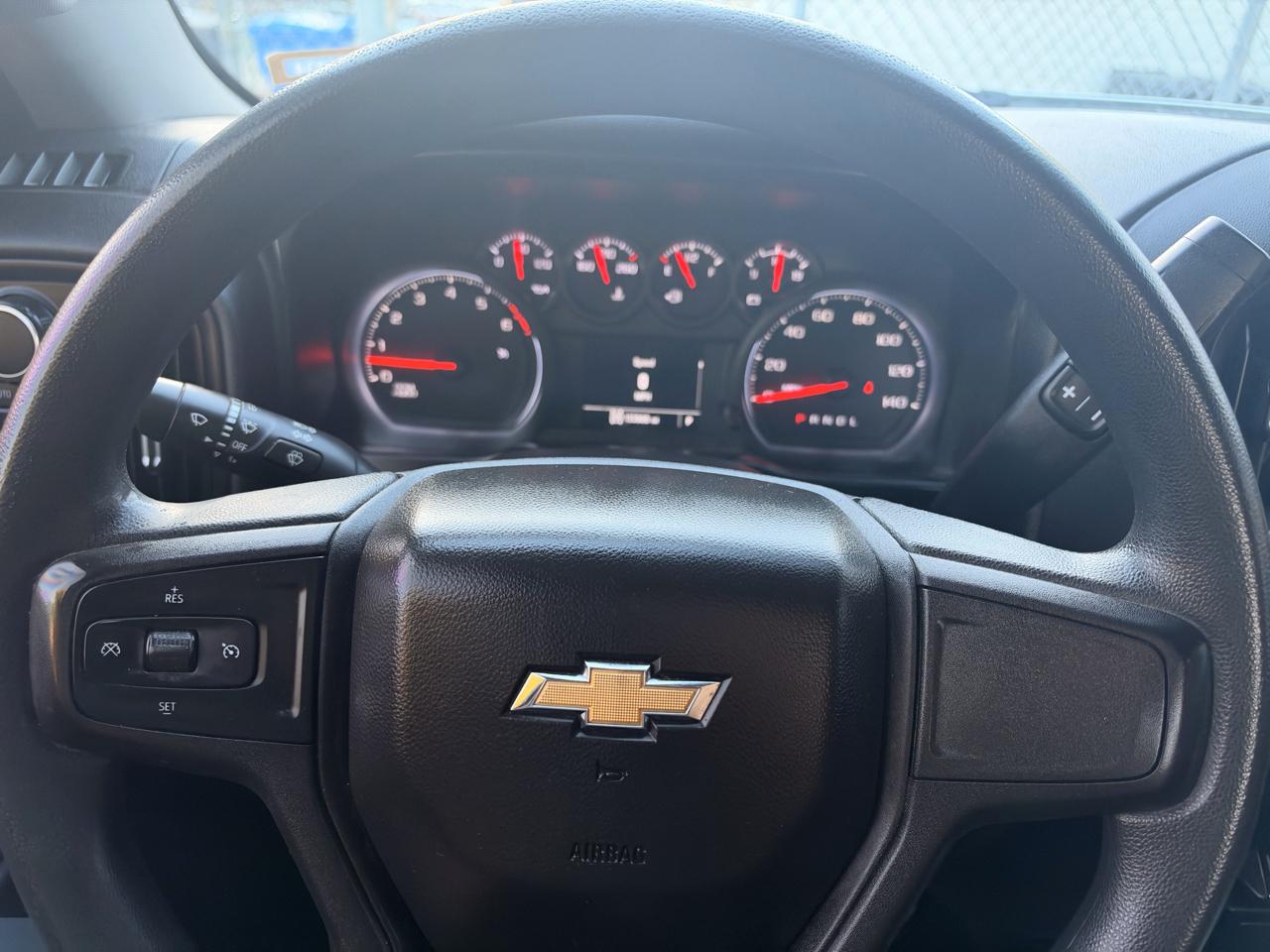 Chevrolet Silverado photo 27