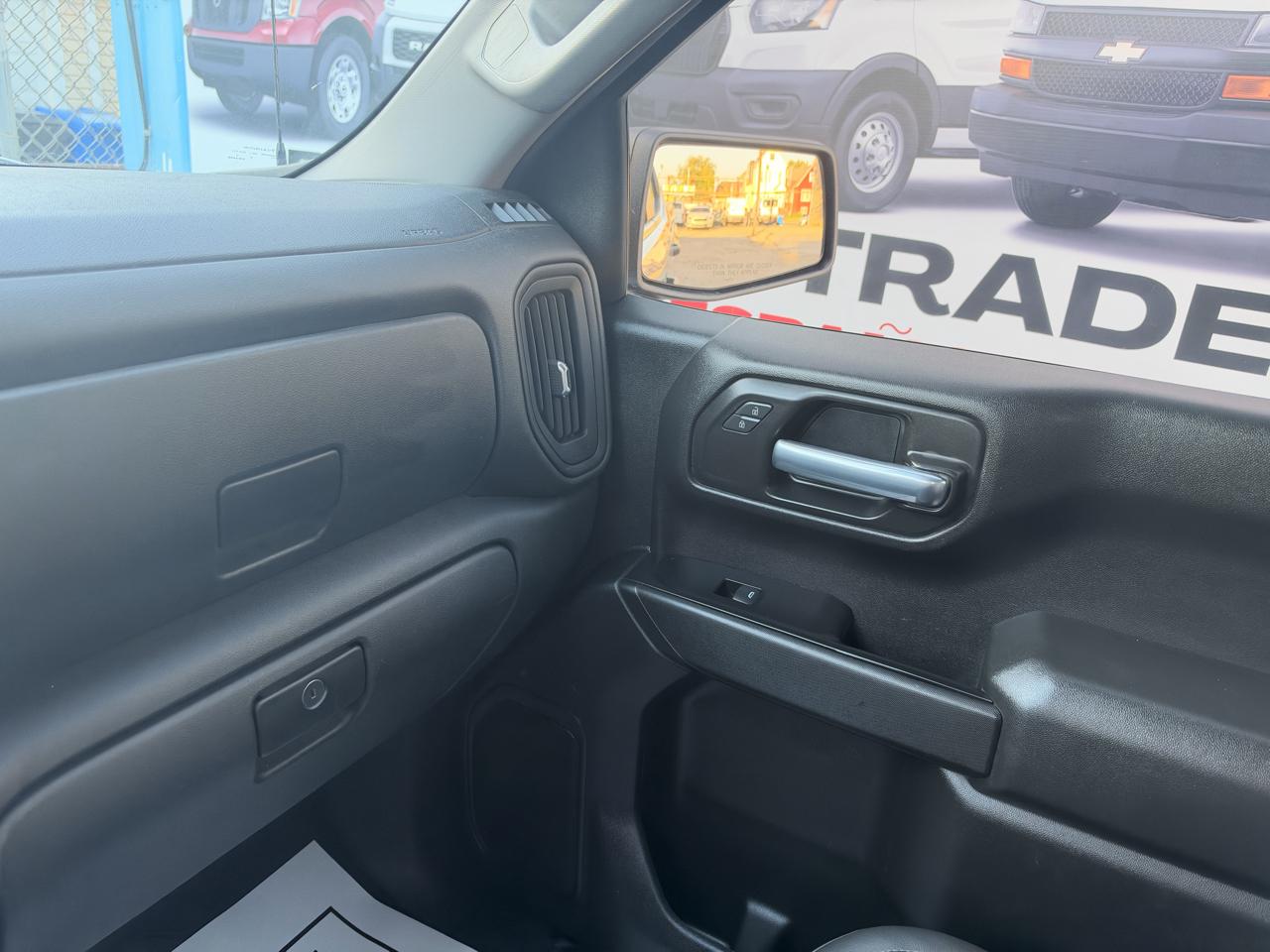 Chevrolet Silverado photo 28