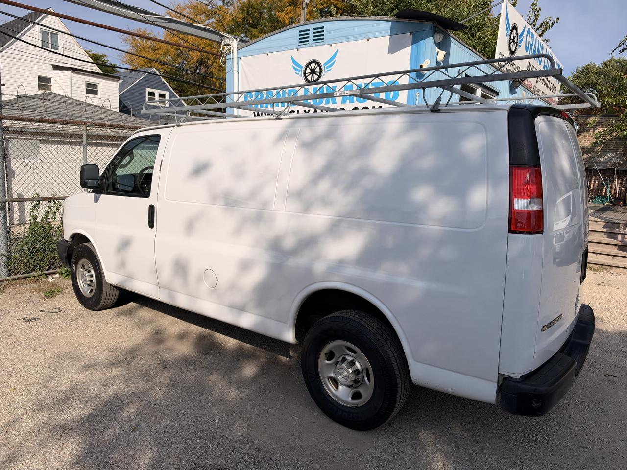 Chevrolet Express photo 5