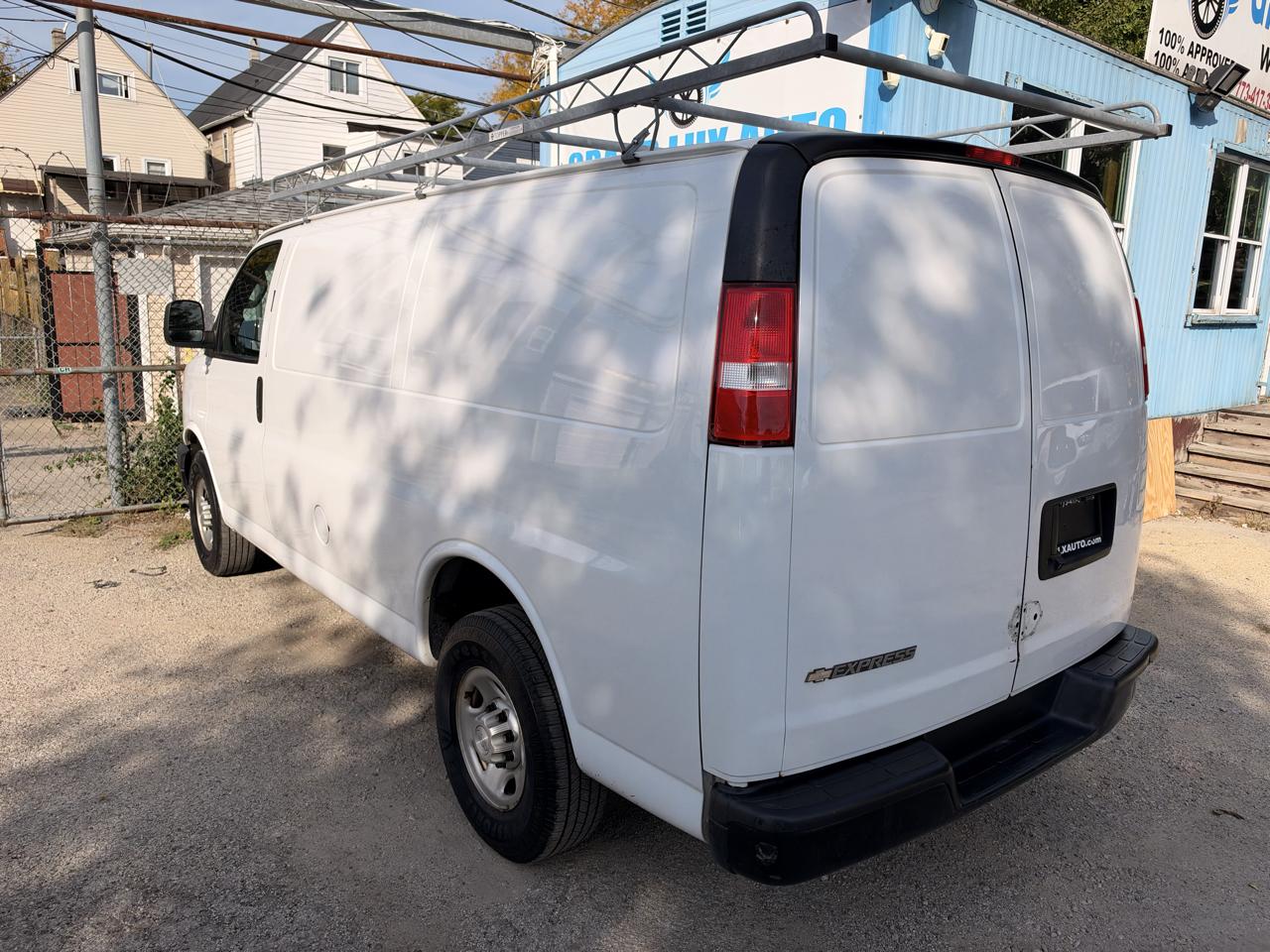 Chevrolet Express photo 6