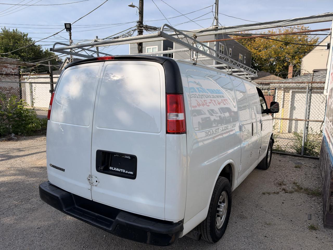 Chevrolet Express photo 8