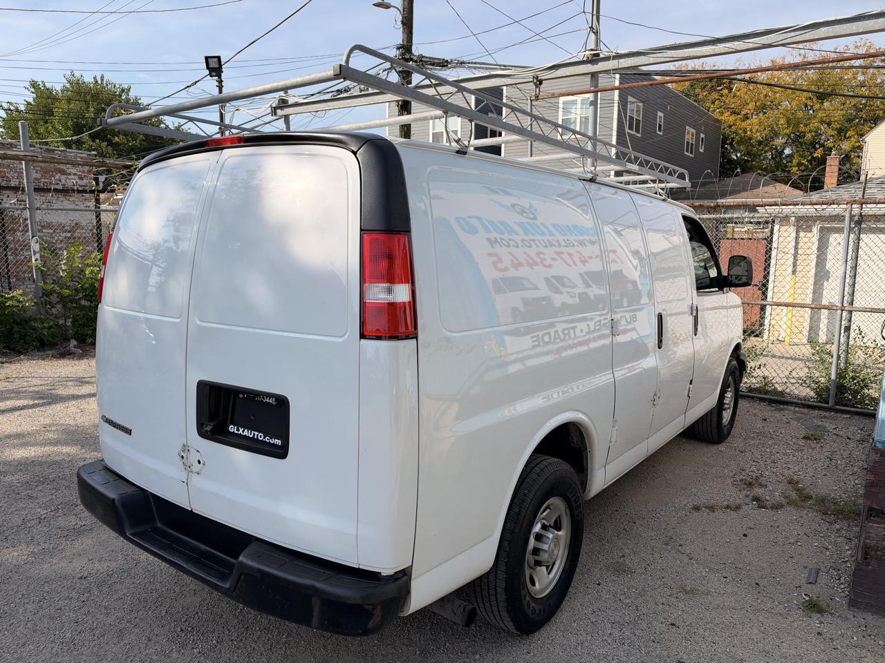 Chevrolet Express photo 9