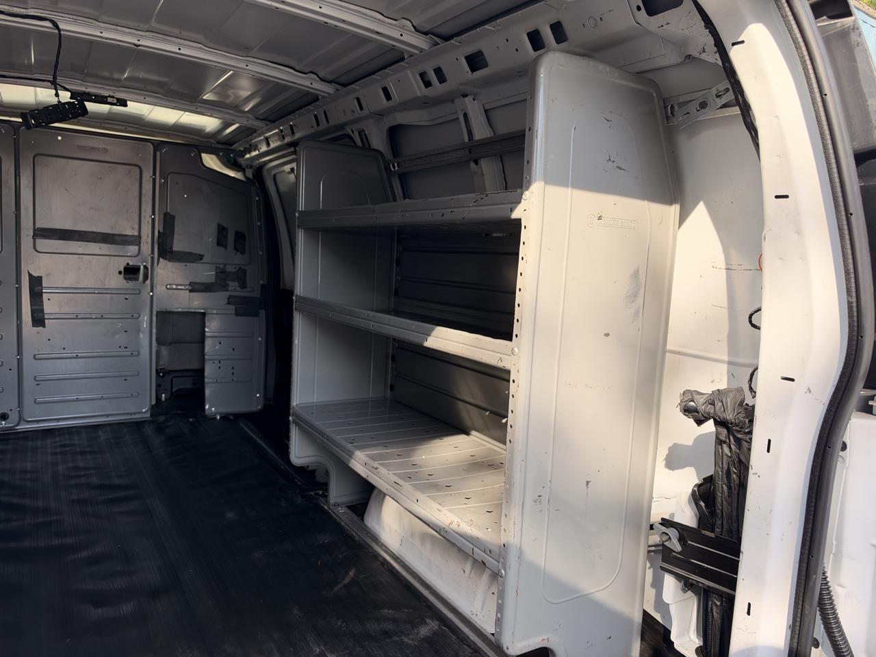 Chevrolet Express photo 13