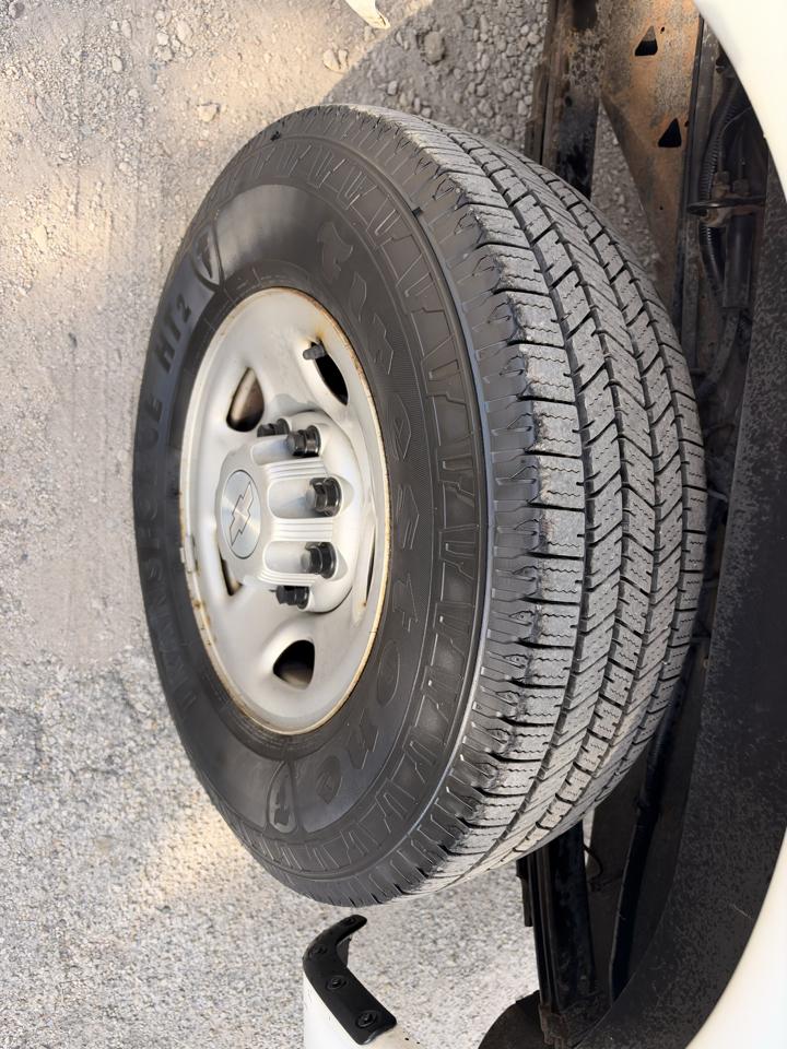 Chevrolet Express photo 14