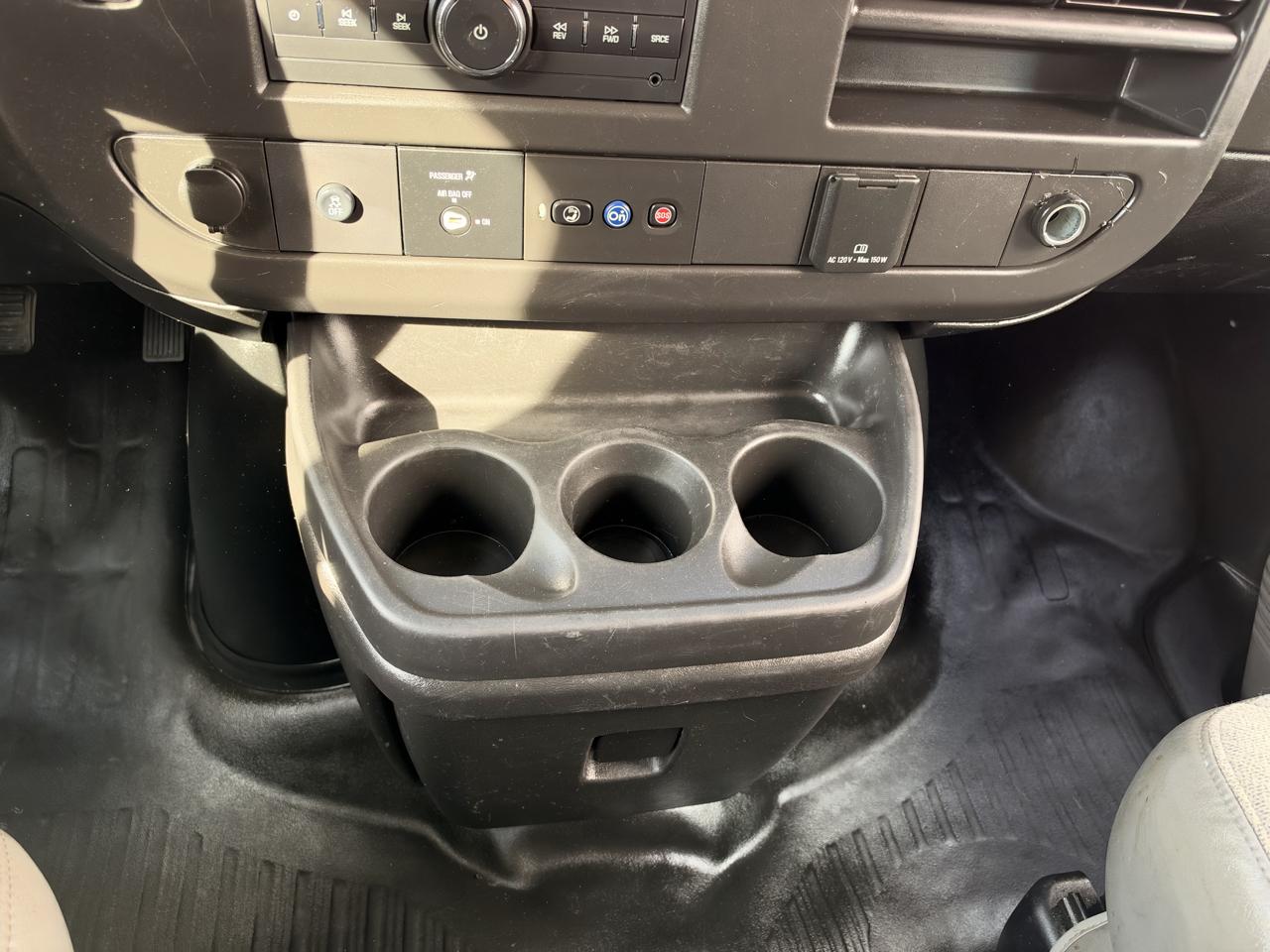 Chevrolet Express photo 23
