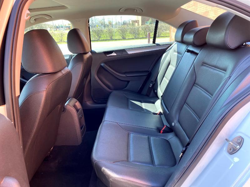 Volkswagen Jetta SE 6A 2015