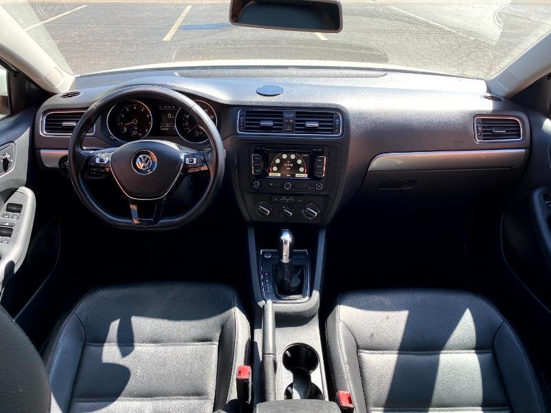 Volkswagen Jetta SE 6A 2015