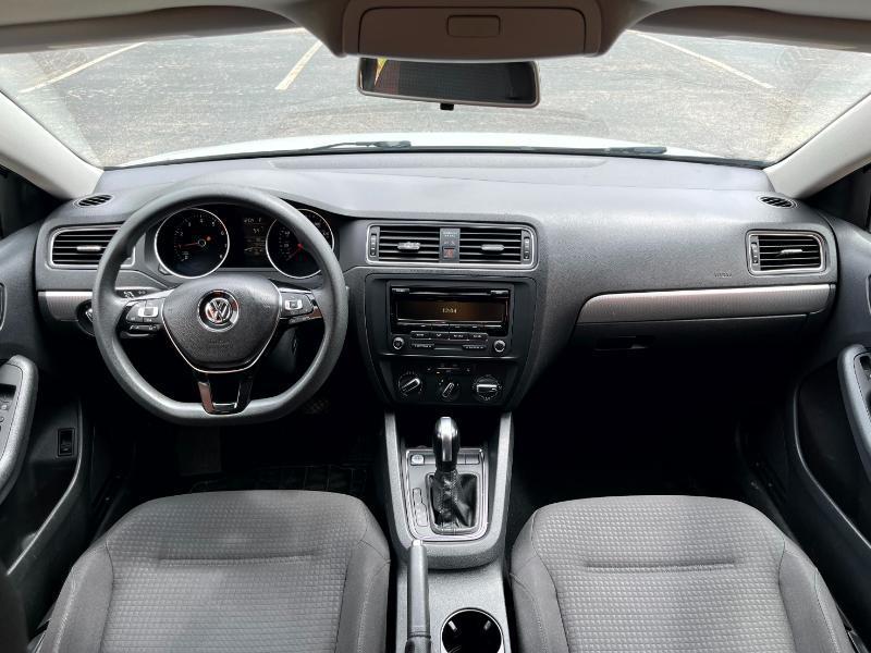 Volkswagen Jetta SE 6A 2015