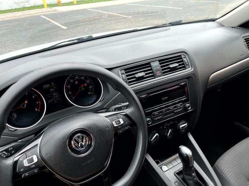 Volkswagen Jetta SE 6A 2015