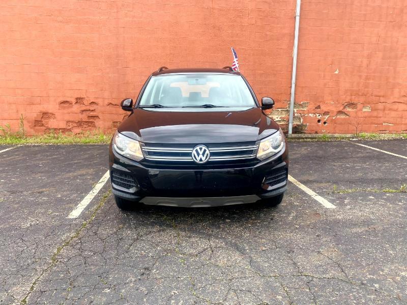 Volkswagen Tiguan S 2015