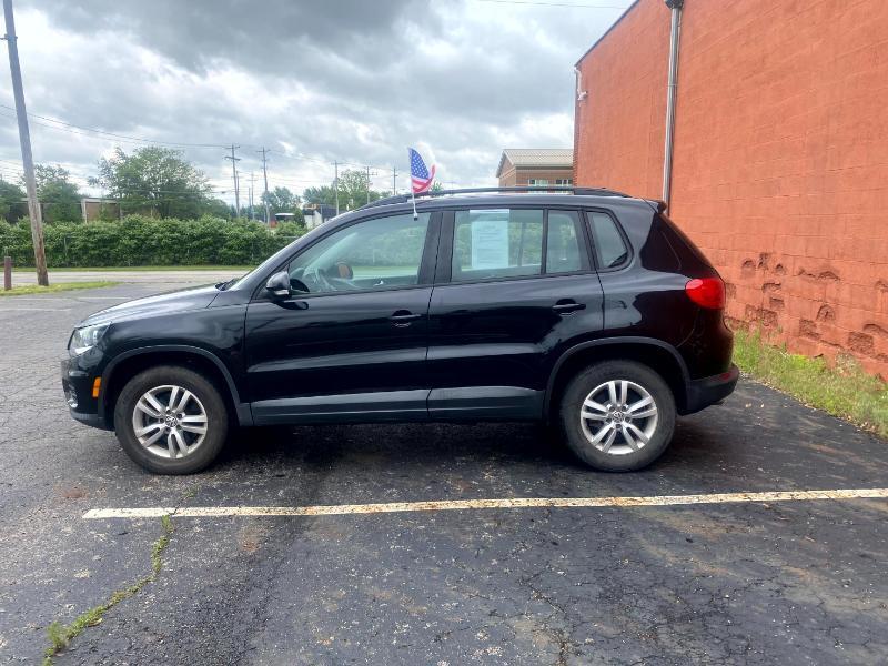 Volkswagen Tiguan S 2015